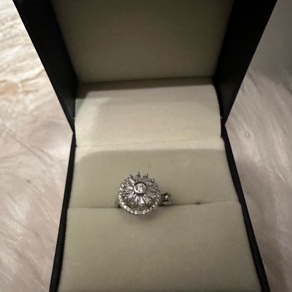 New💕Rotatable CZ Ring - Picture 5 of 6